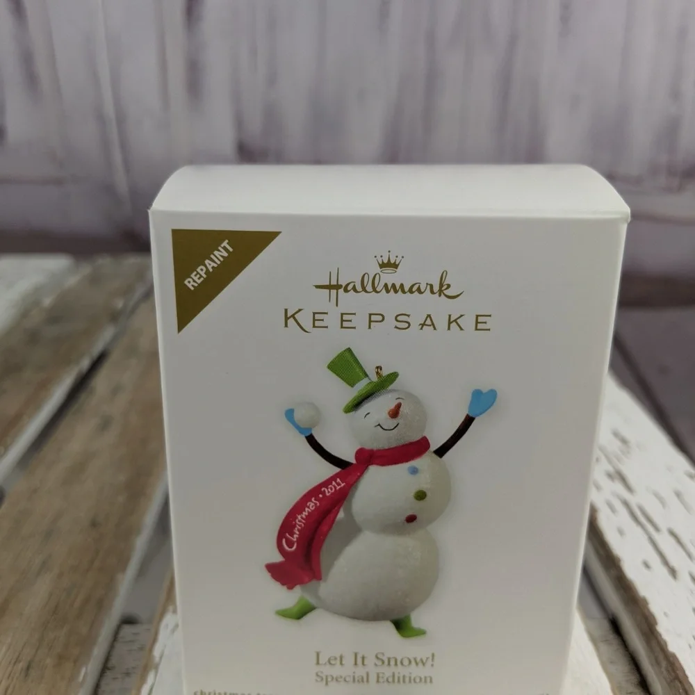 Hallmark keepsake ornament xmas tree let it snow s